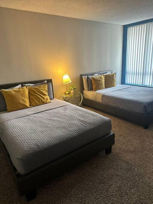 לוס אנג'לס Two Bedroom Hollywood Apartment מראה חיצוני תמונה