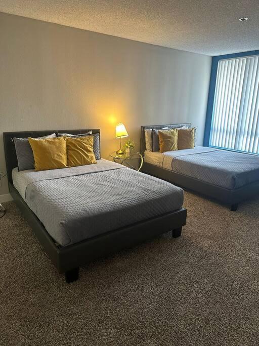 לוס אנג'לס Two Bedroom Hollywood Apartment מראה חיצוני תמונה